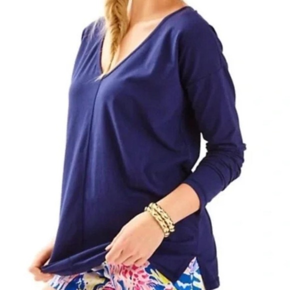 LILLY PULITZER Navy Blue Luxletic Long Sleeve Shirt V Neck Central Seam Sz Large - Picture 2 of 8